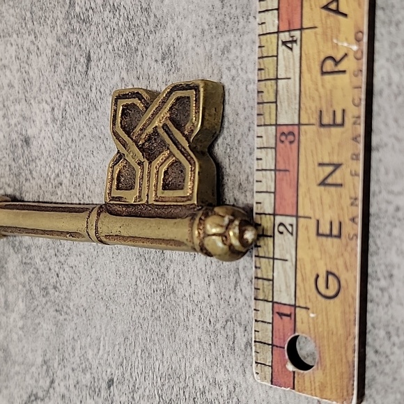 King Alfonso XIII Brass Court / Privy Chamber Key - Picture 8 of 8